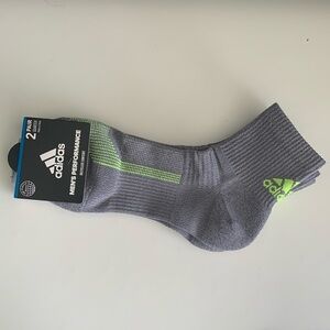 Adidas 2pair quarter performance socks. Men’s size 6-12. Grey with neon green.